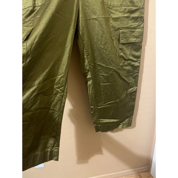 Old Navy Green Cargo High Rise Pant 20W  Casual Career Capsule Closet Staple - Picture 2 of 6